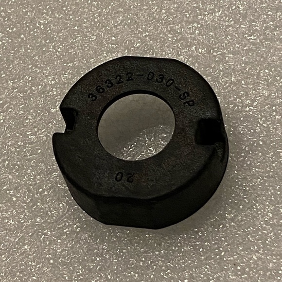 Original Hoover Part Windtunnel Vacuum “Motor Mount Only” #440013147 (New!) - Picture 4 of 4